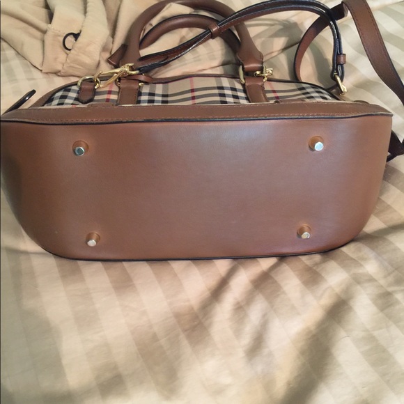 Burberry Purse - Picture 5 of 7